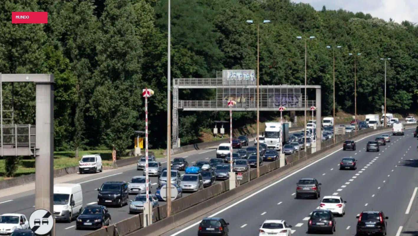 França vai suspender carteira de motoristas flagrados ao celular no volante