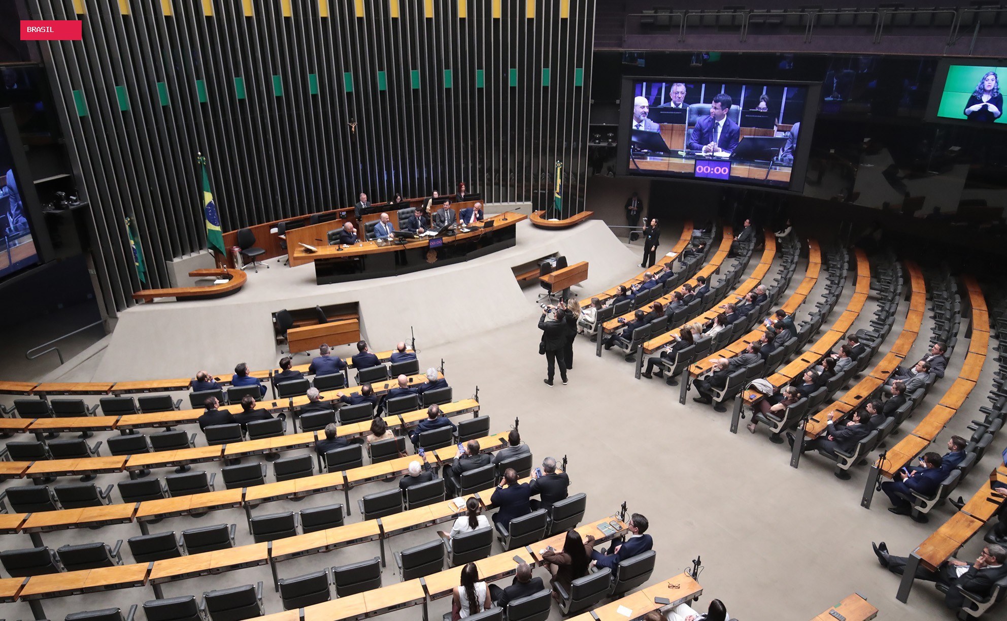 Veja quem são os 20 deputados federais mais votados de Minas Gerais