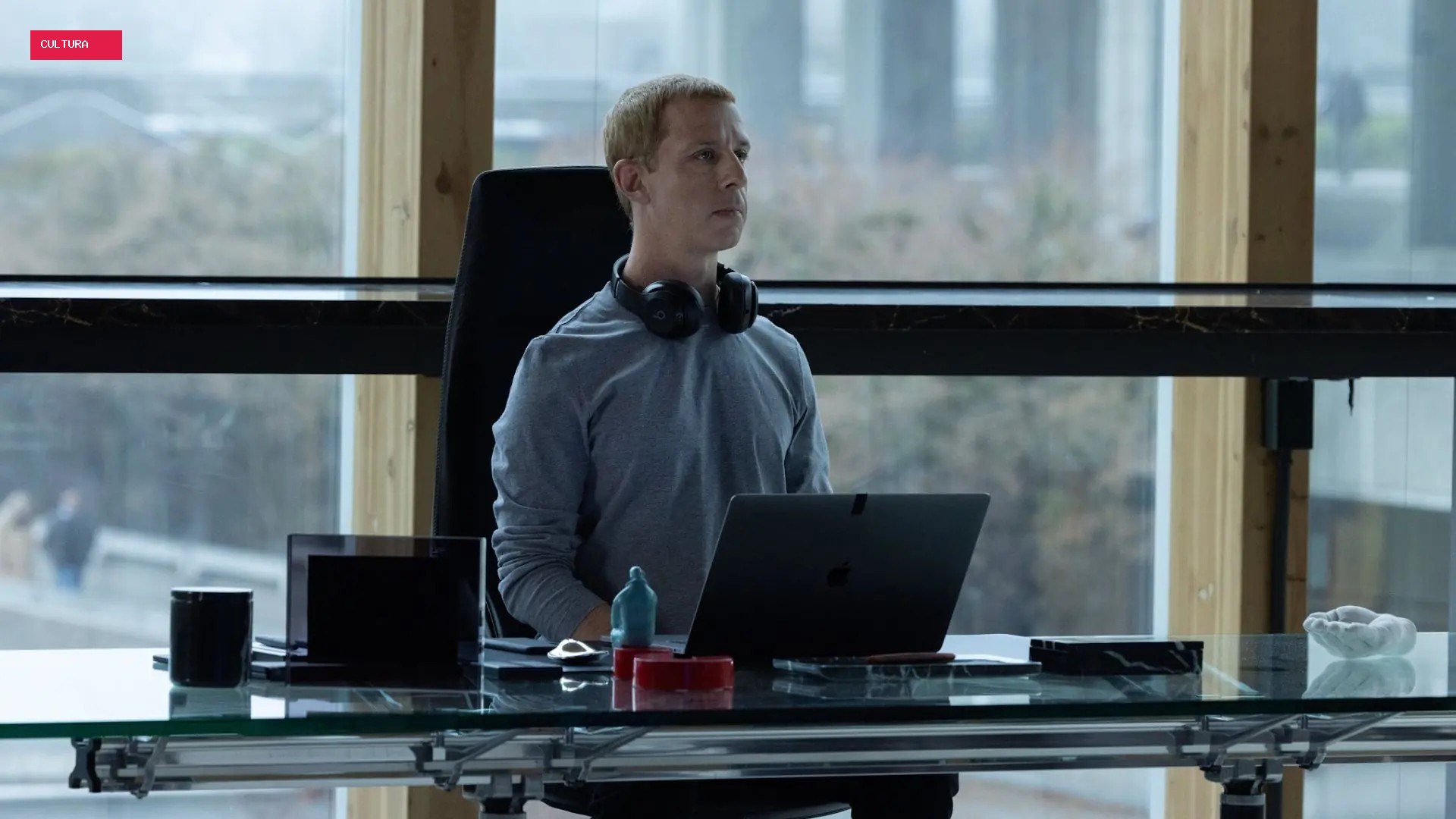 'O Outro Lado das Redes': Aaron Sorkin volta a focar no Facebook e mira em Zuckerberg em novo filme