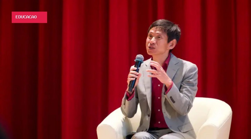 O professor que causa furor entre os adolescentes chineses (e a razão do seu sucesso)