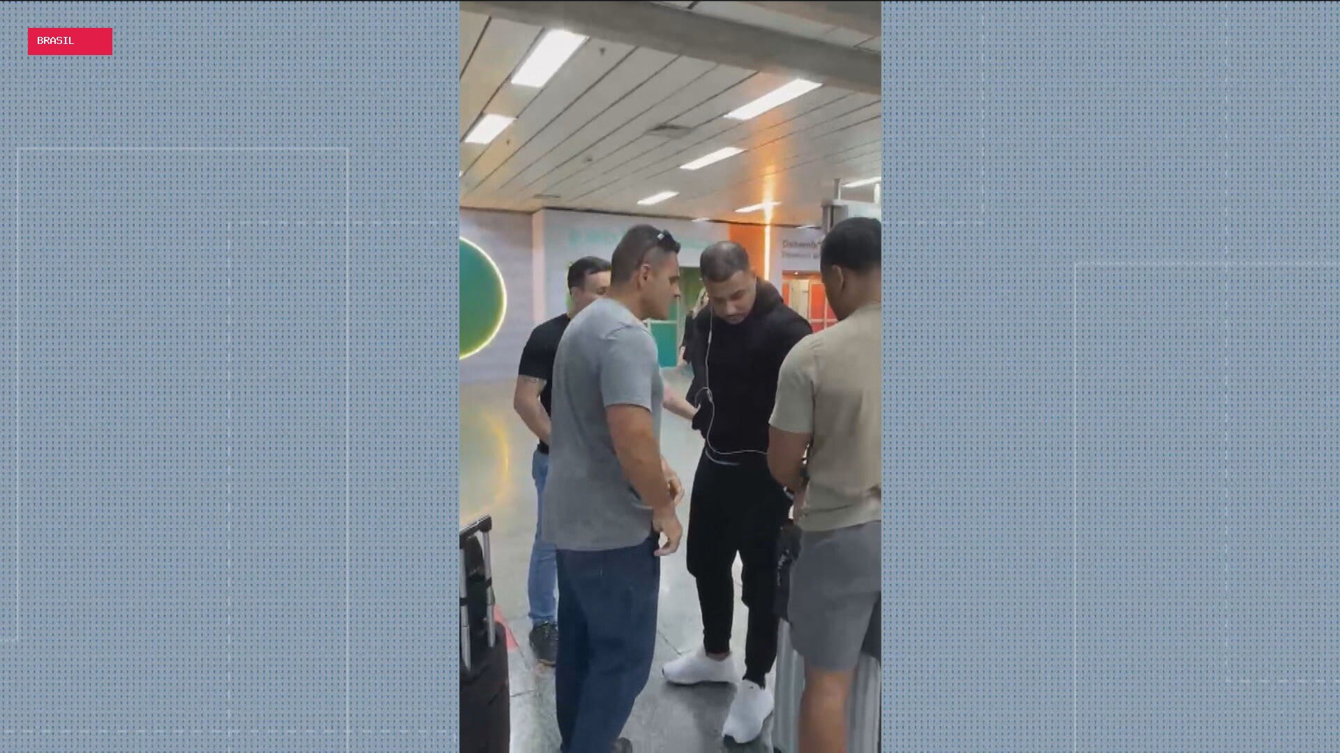 'Malandrex', apontado como chefe do tráfico na comunidade César Maia, é preso ao desembarcar no Galeão
