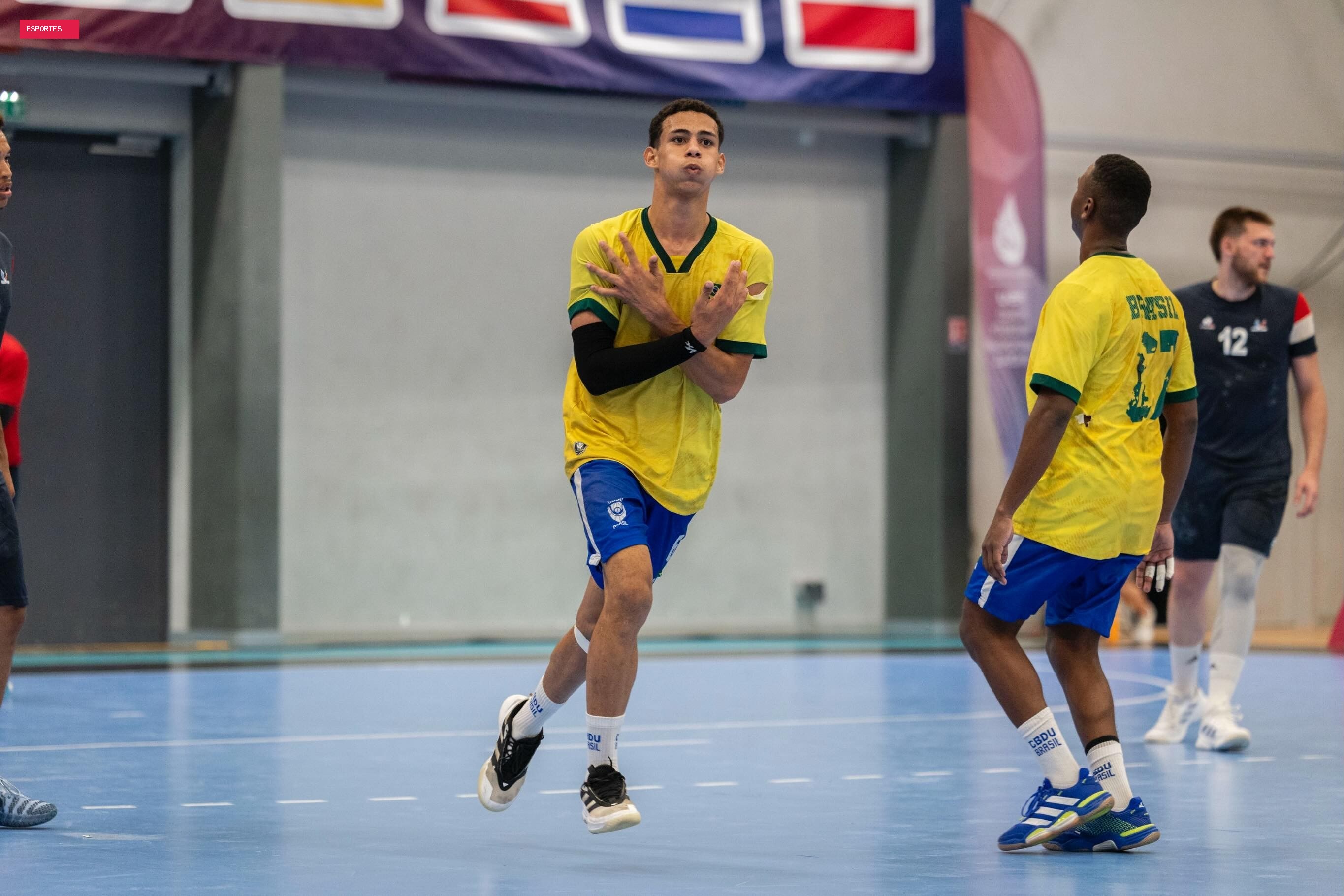 Conheça piauiense convocado para Seleção Júnior de handebol e com transferência acertada à Espanha