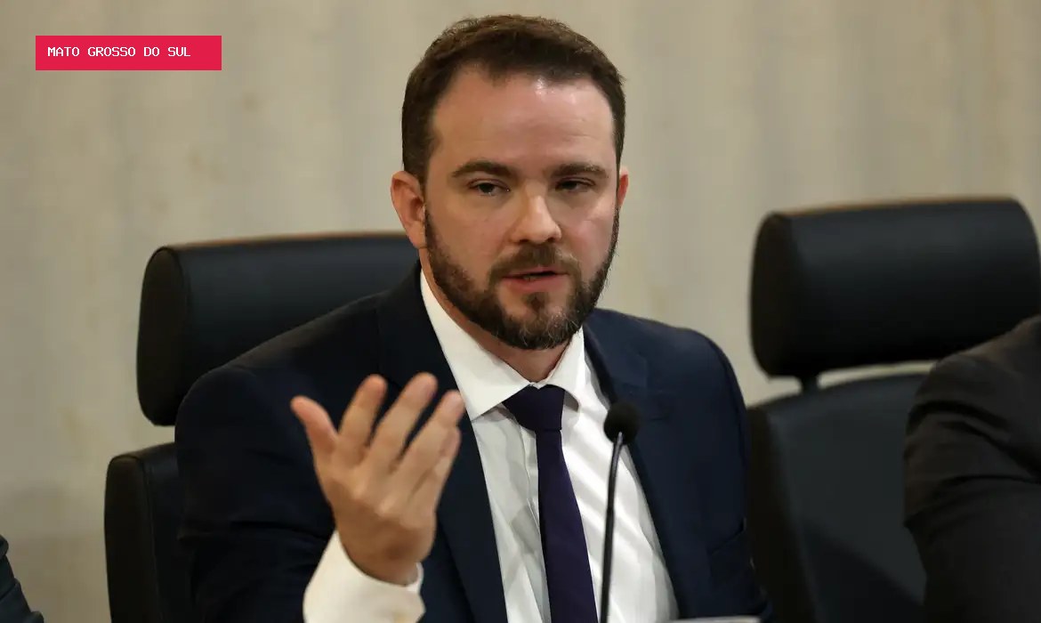 Durigan critica reação do mercado ao 1º turno e ataca propostas econômicas de Flávio
