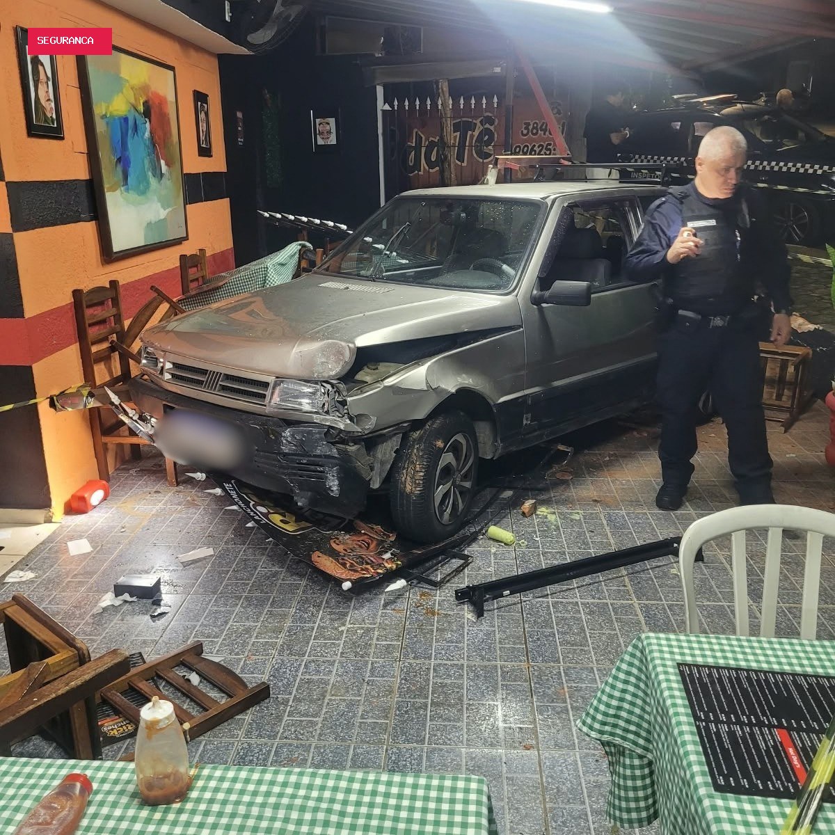 Motorista com sinais de embriaguez invade lanchonete com carro e fere cliente em Louveira