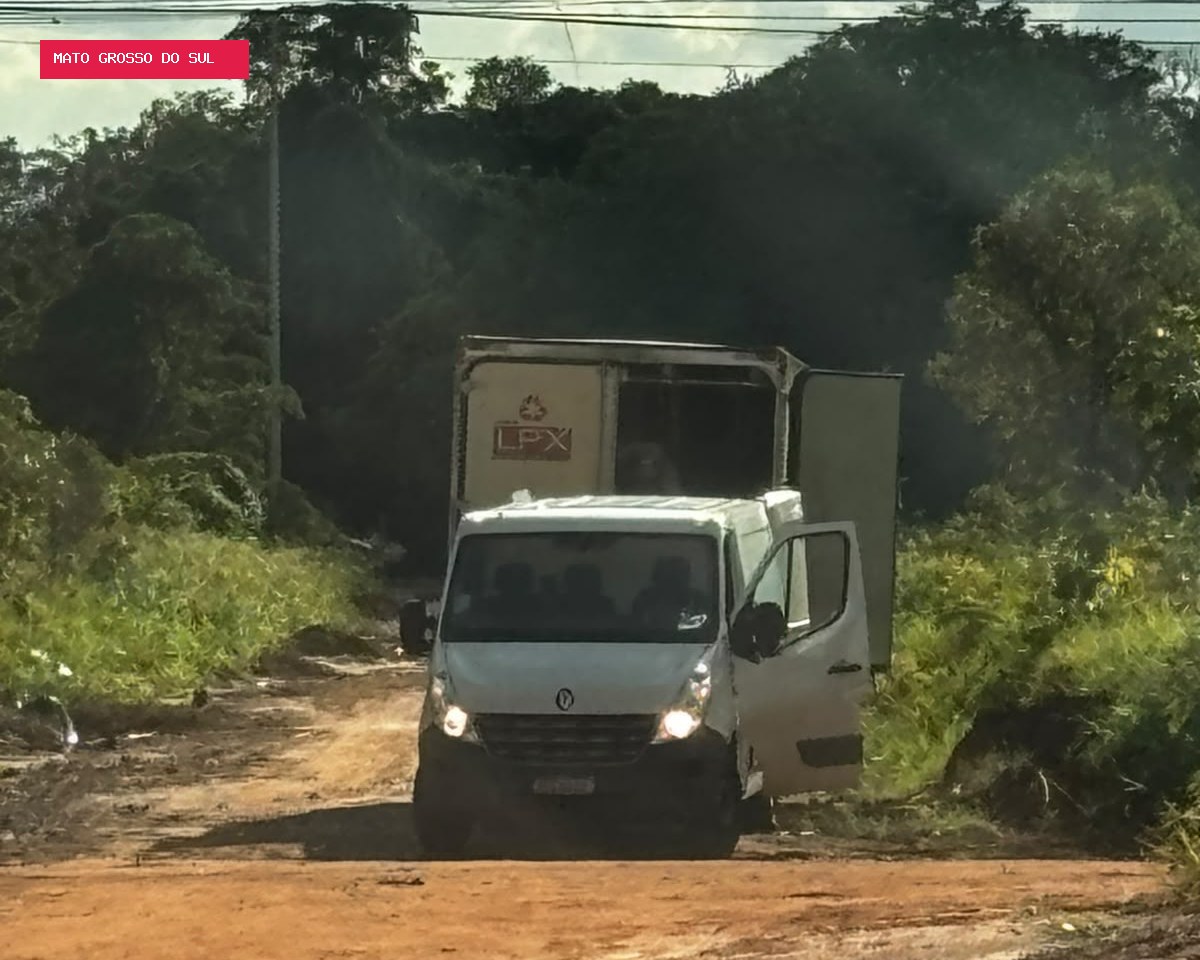 Após apreensão, dono de chiparia tenta recuperar produtos que seriam descartados