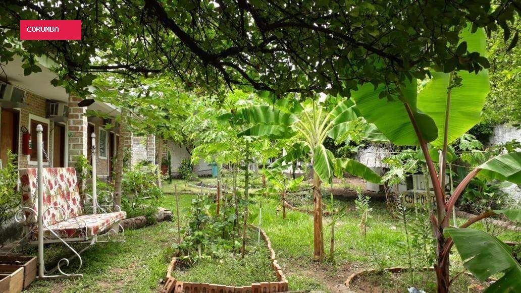 Por trás de fachada restaurada, hotel antigo esconde jardim de 72 metros