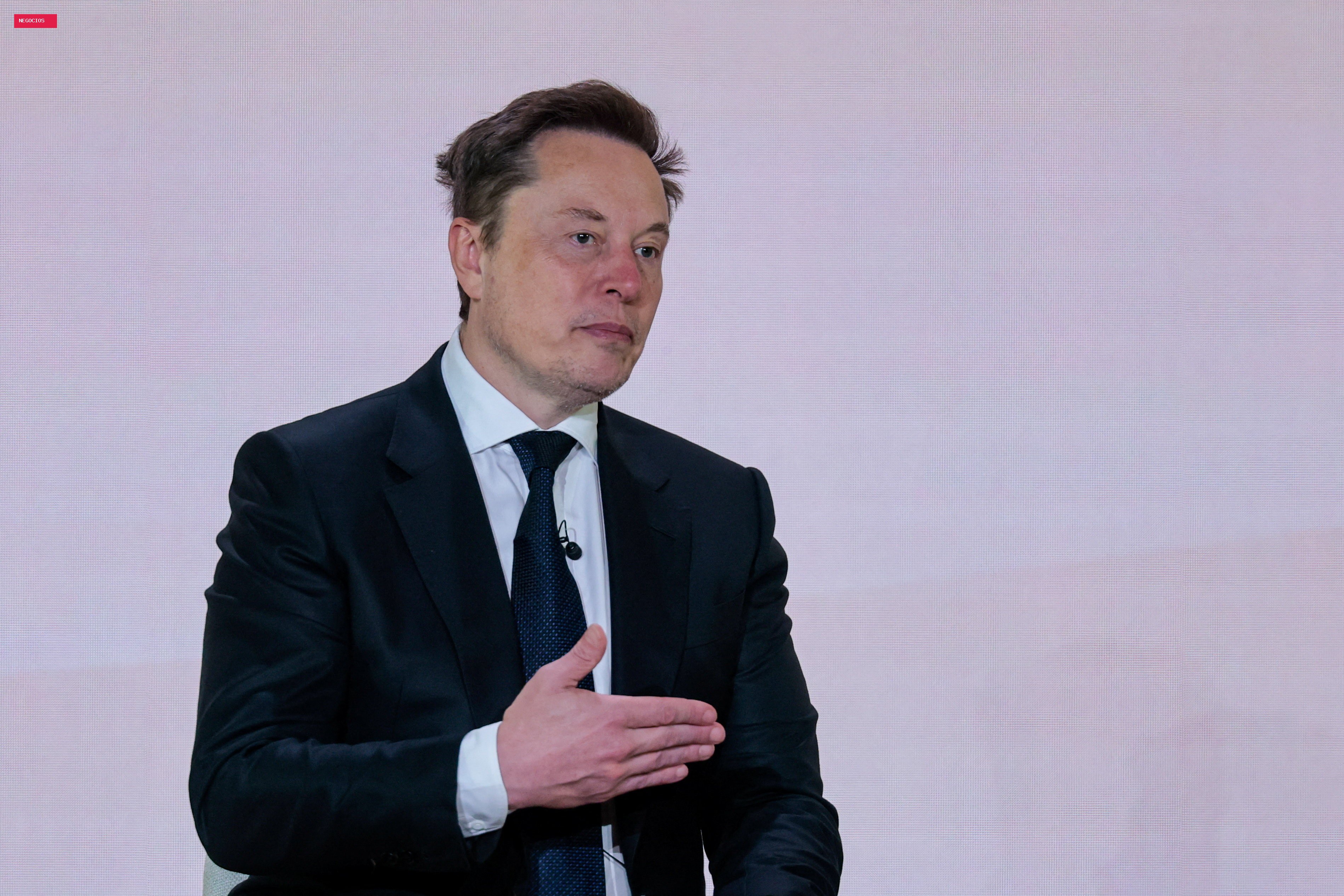 Musk é trilionário de novo: fortuna chega a US$ 1,04 trilhão após disparada da SpaceX