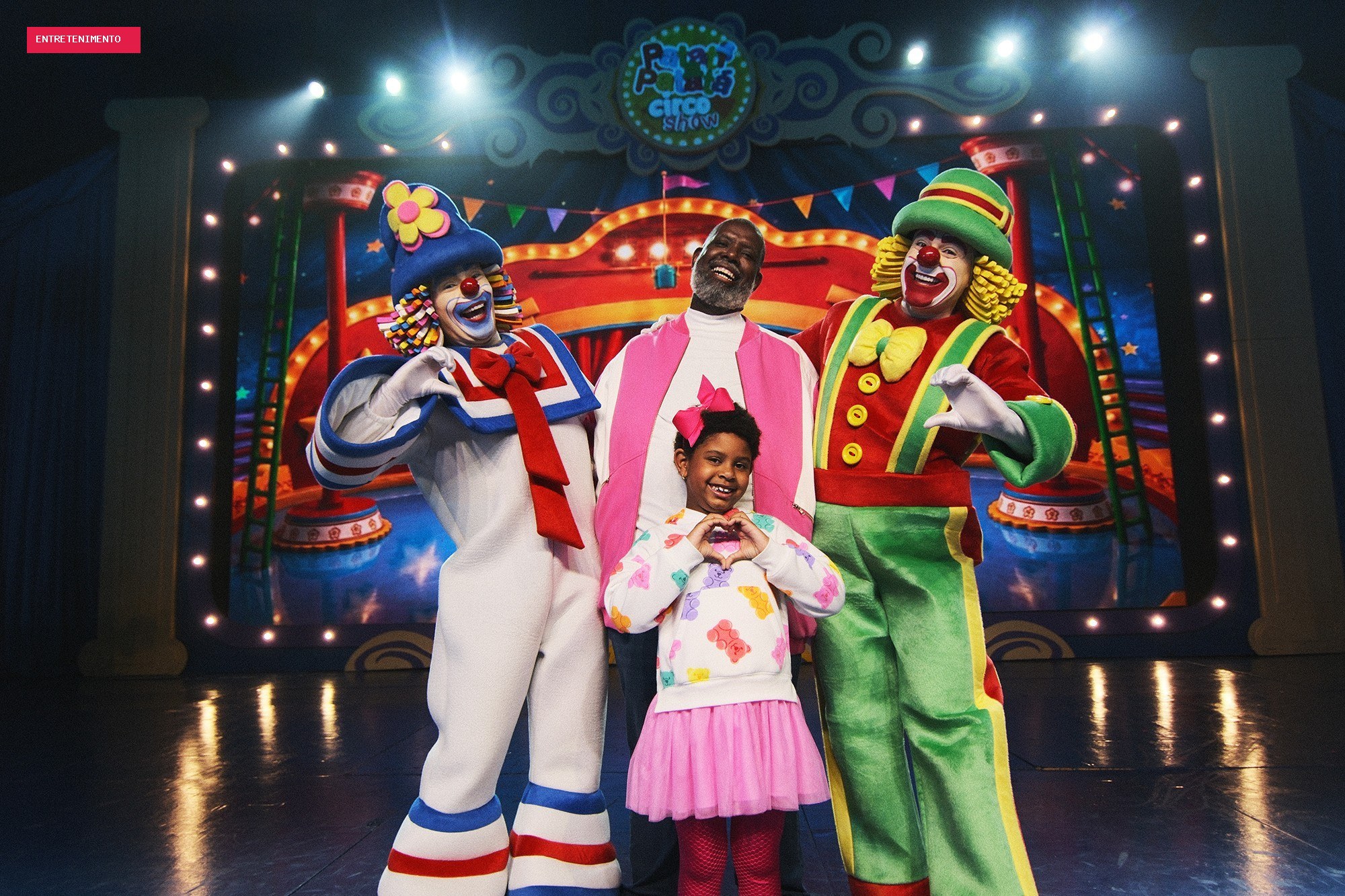 Péricles arma 'O circo da alegria' com Patati Patatá e a filha Maria Helena em single e clipe para o Dia