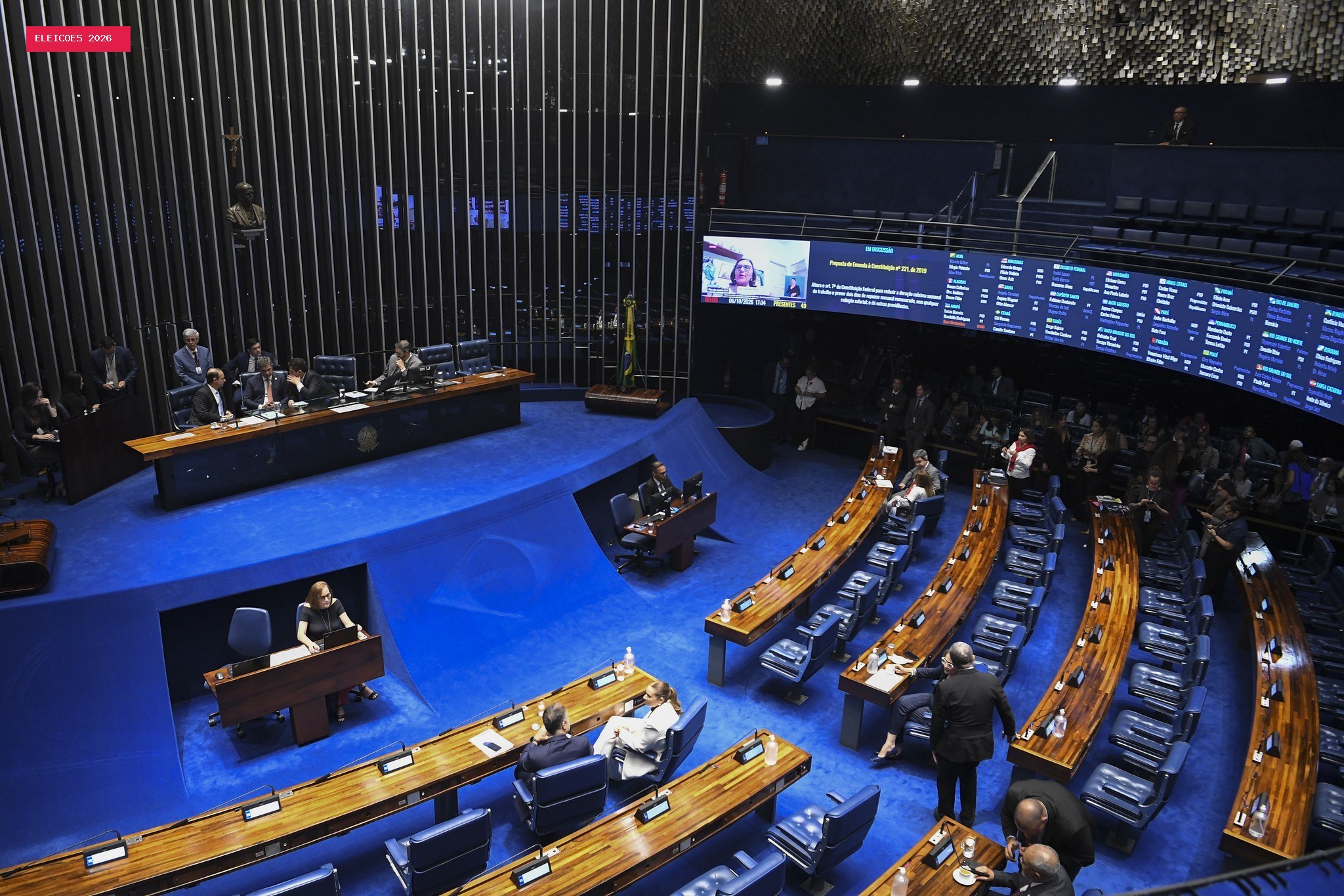 Sete senadores tiveram mais votos que na eleição anterior, mas não conseguiram novo mandato